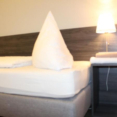 Looks-Inn Viernheim Eksteriør bilde