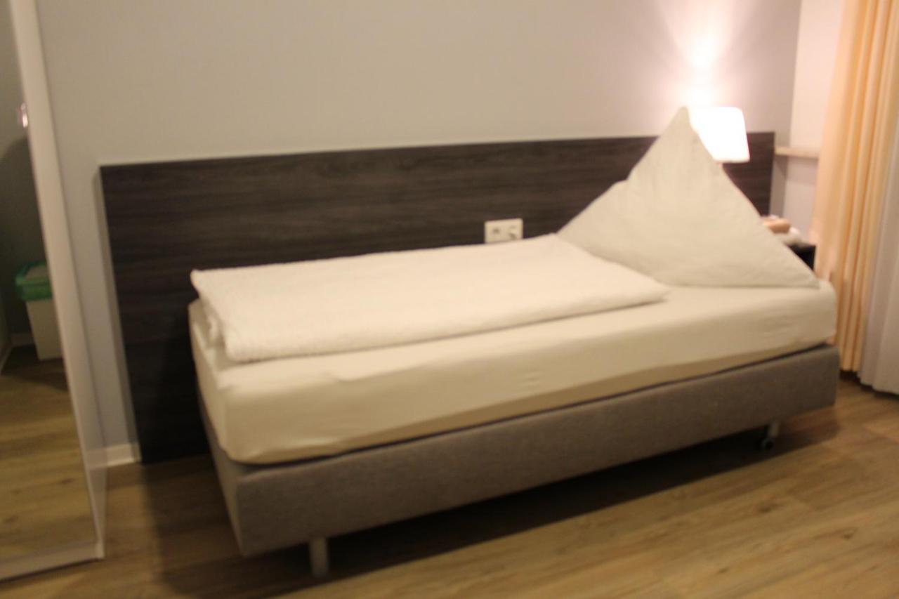 Looks-Inn Viernheim Eksteriør bilde