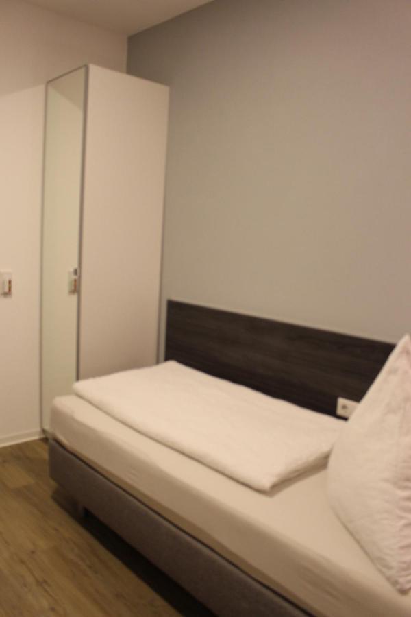 Looks-Inn Viernheim Eksteriør bilde