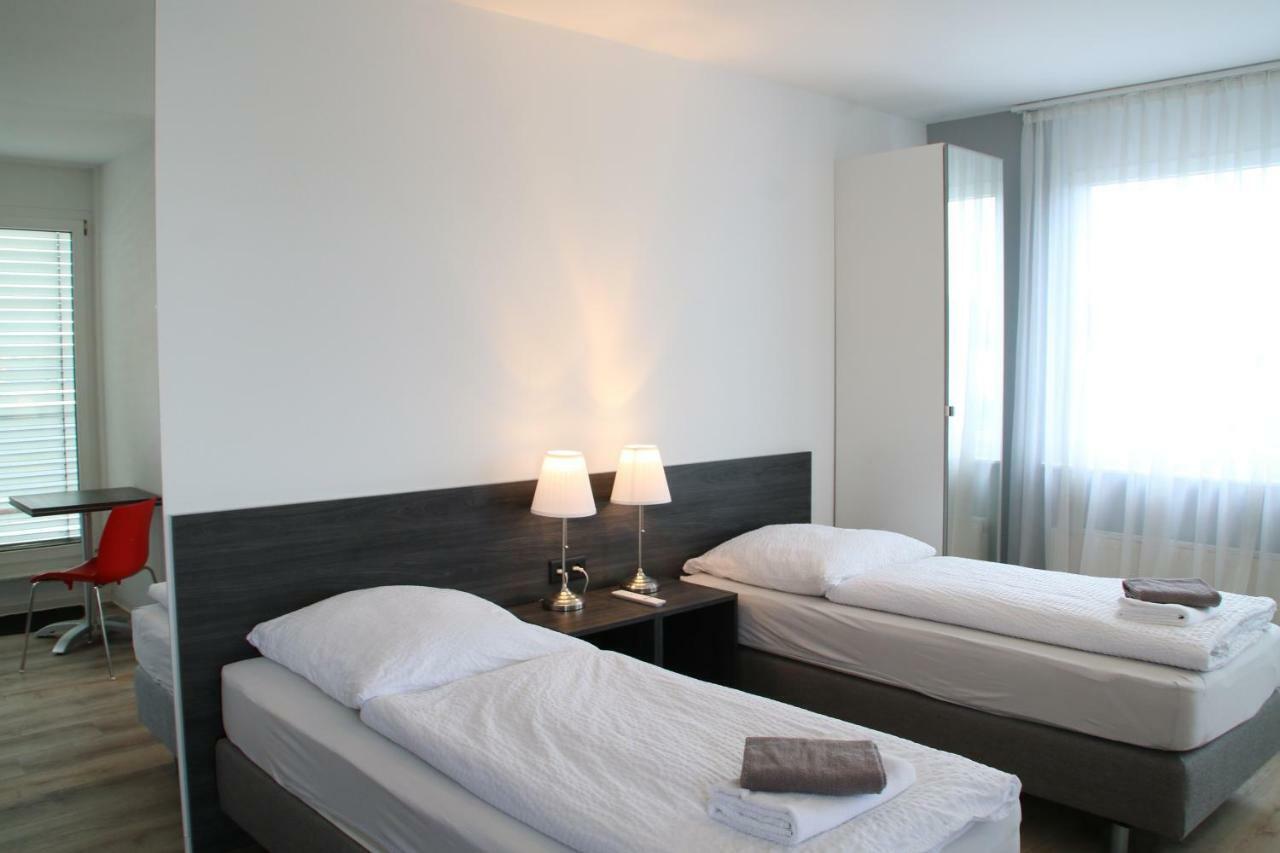 Looks-Inn Viernheim Eksteriør bilde